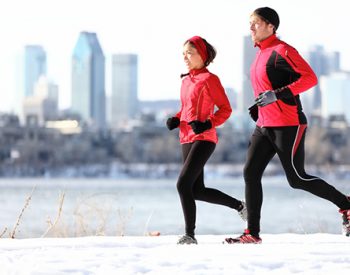 Urheilupyyhe logolla