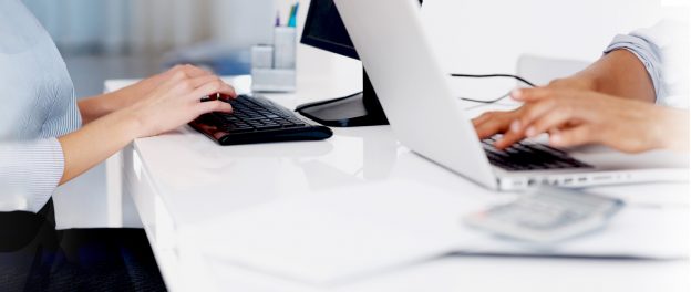 toimiston brändäys